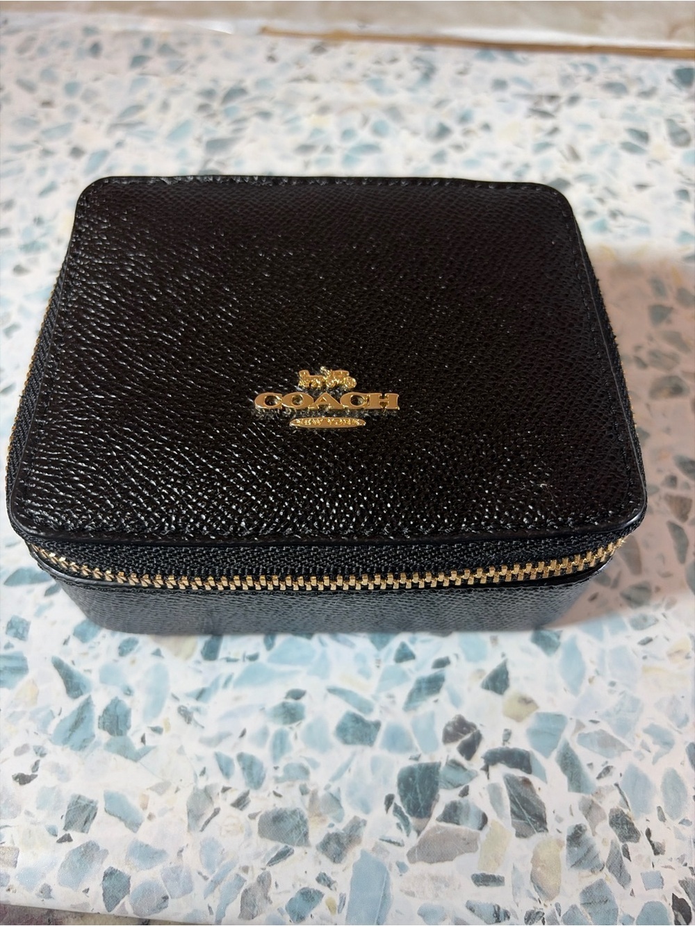 Coach Black Crossgrain Leather Travel Jewelry Case Zip Box Gold Hardware - Picture 2 of 5
